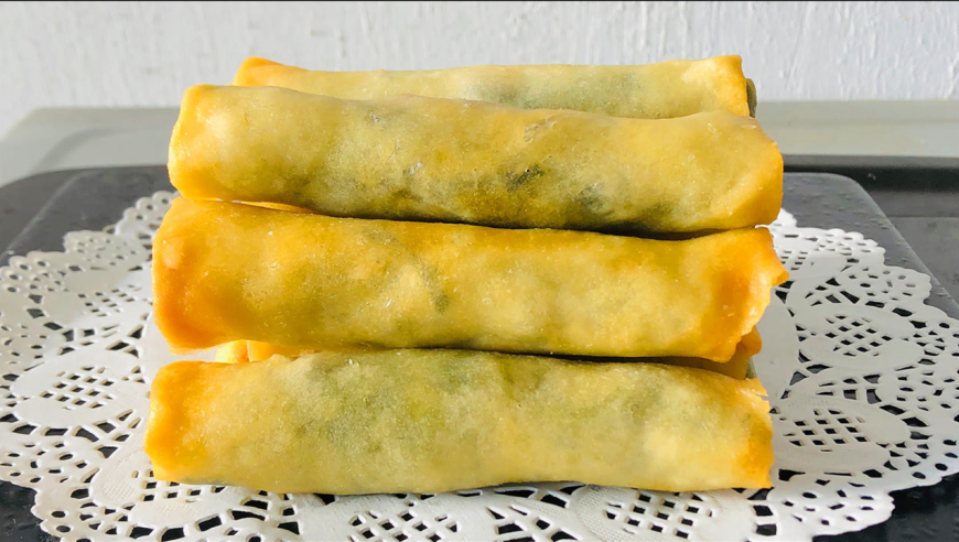 春卷的详细做法,从摊皮到成品手把手教你,外脆里香,比买的好吃