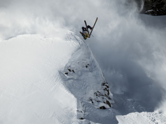 世界最猛滑雪,雪崩滑雪,整个过程看着吓人!
