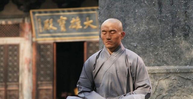 武僧一龙晒女儿照片,却被网友吐槽:和尚也能结婚生子?