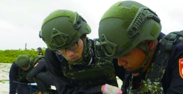 高调实弹射击，罕见撞期大陆军演，台湾在东沙演练抗登陆反夺岛？_腾讯新闻