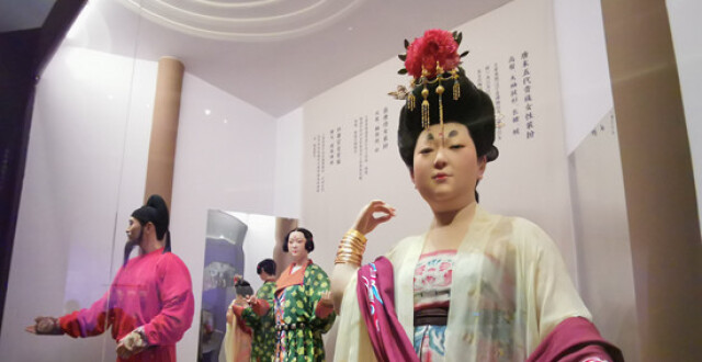 衣冠里的中国_腾讯新闻