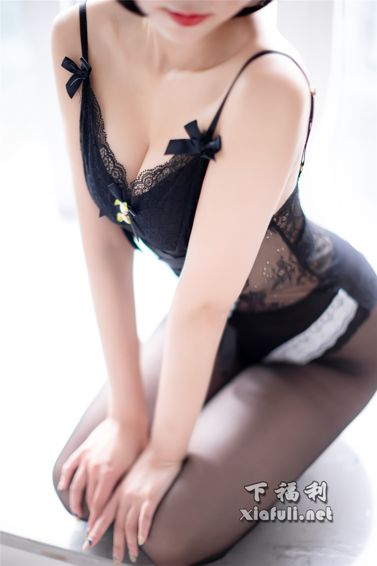 蓝小沂KiKi 黑色情趣内依[28P-398M]