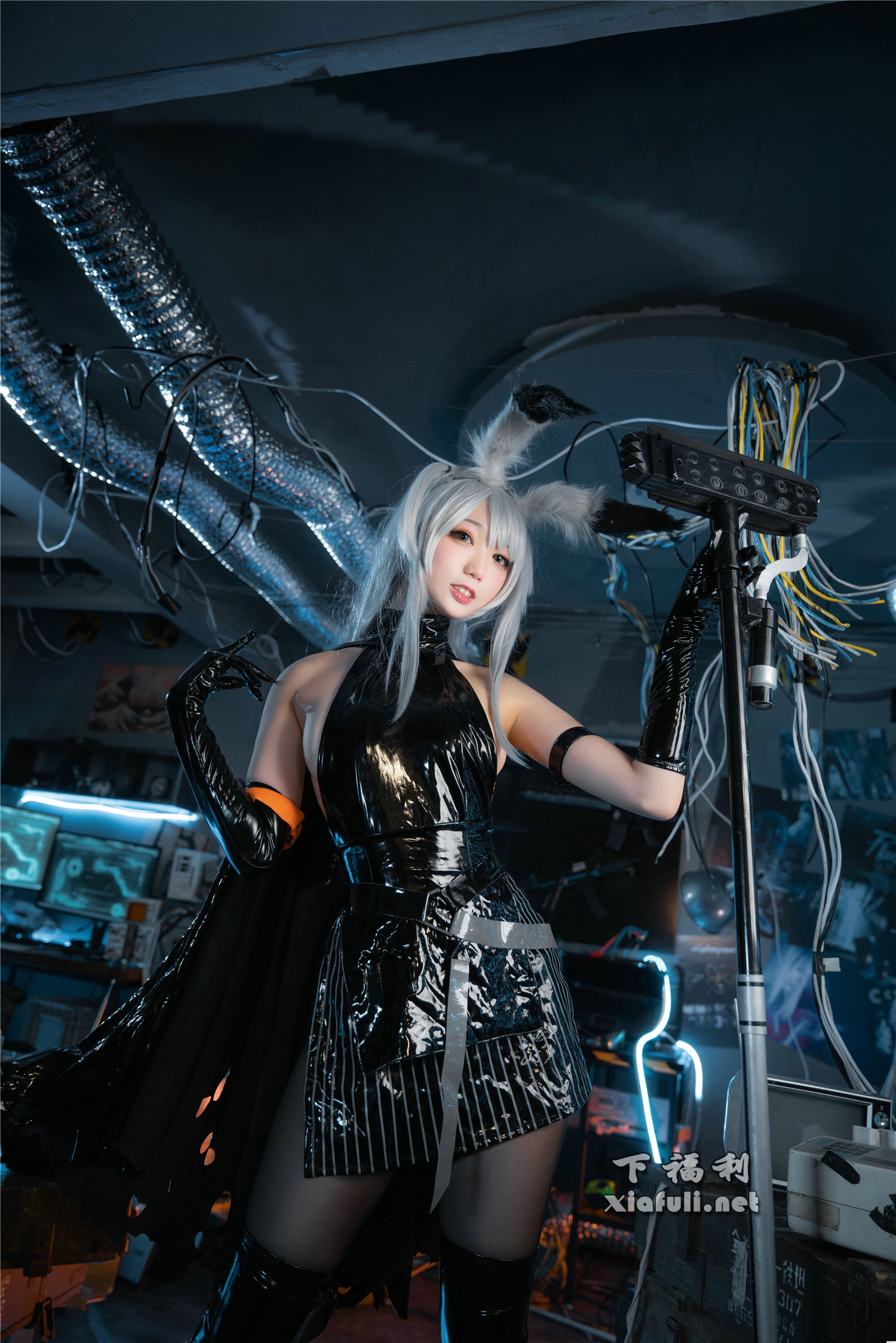 周叽是可爱兔兔 精二暴行[22P/303M]