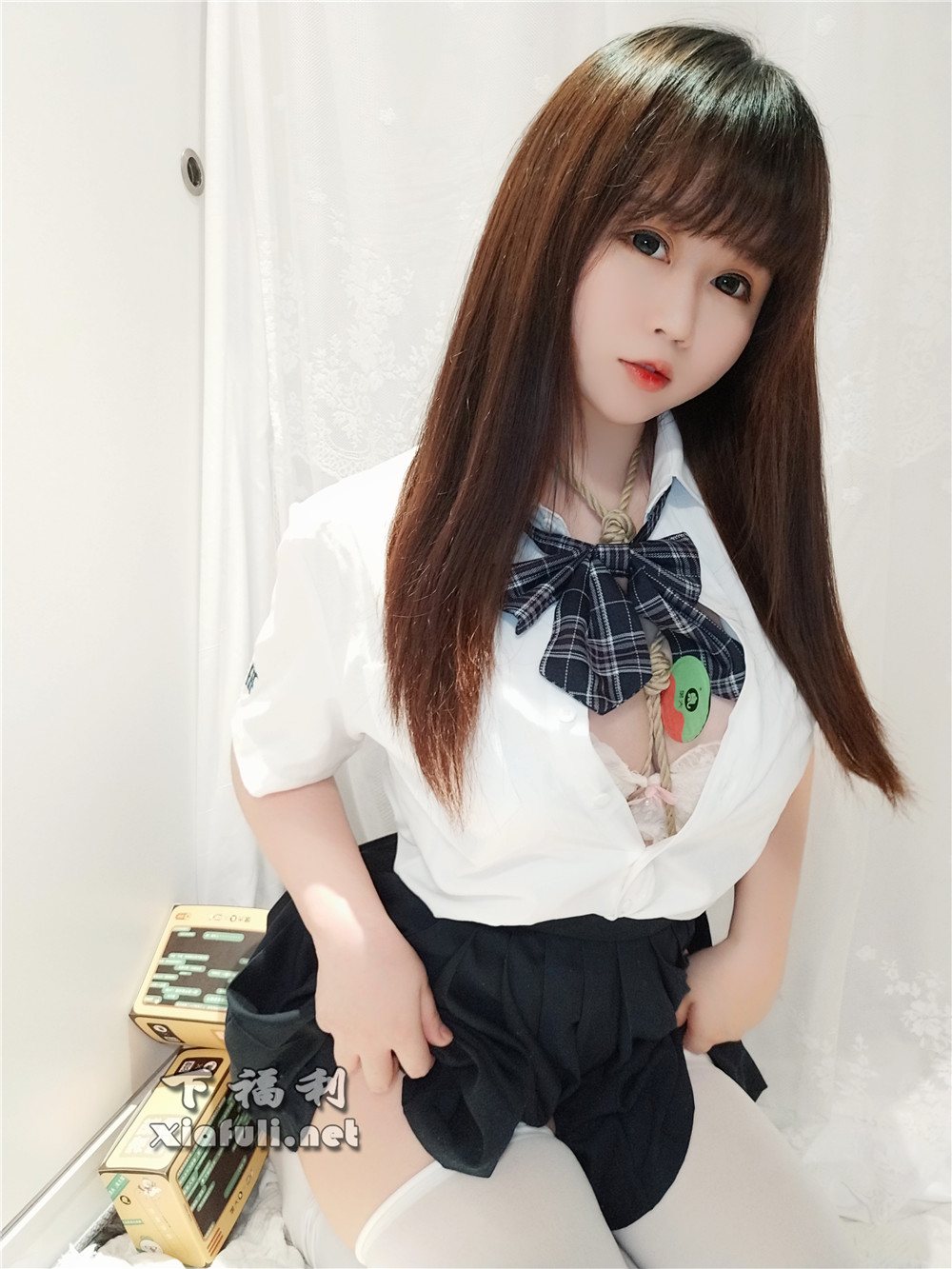 网络红人@是依酱吖 JK捆绑主题私房[20P/44MB]