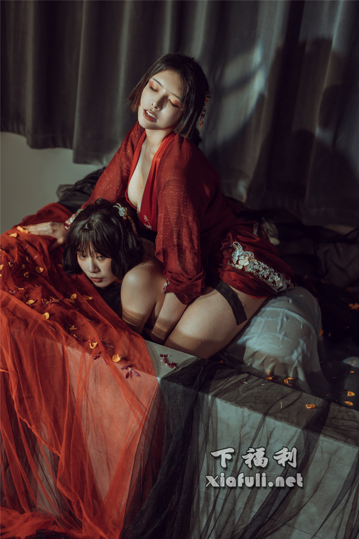 秋和柯基后期作品  昏红帐私房写真[52P/427M]