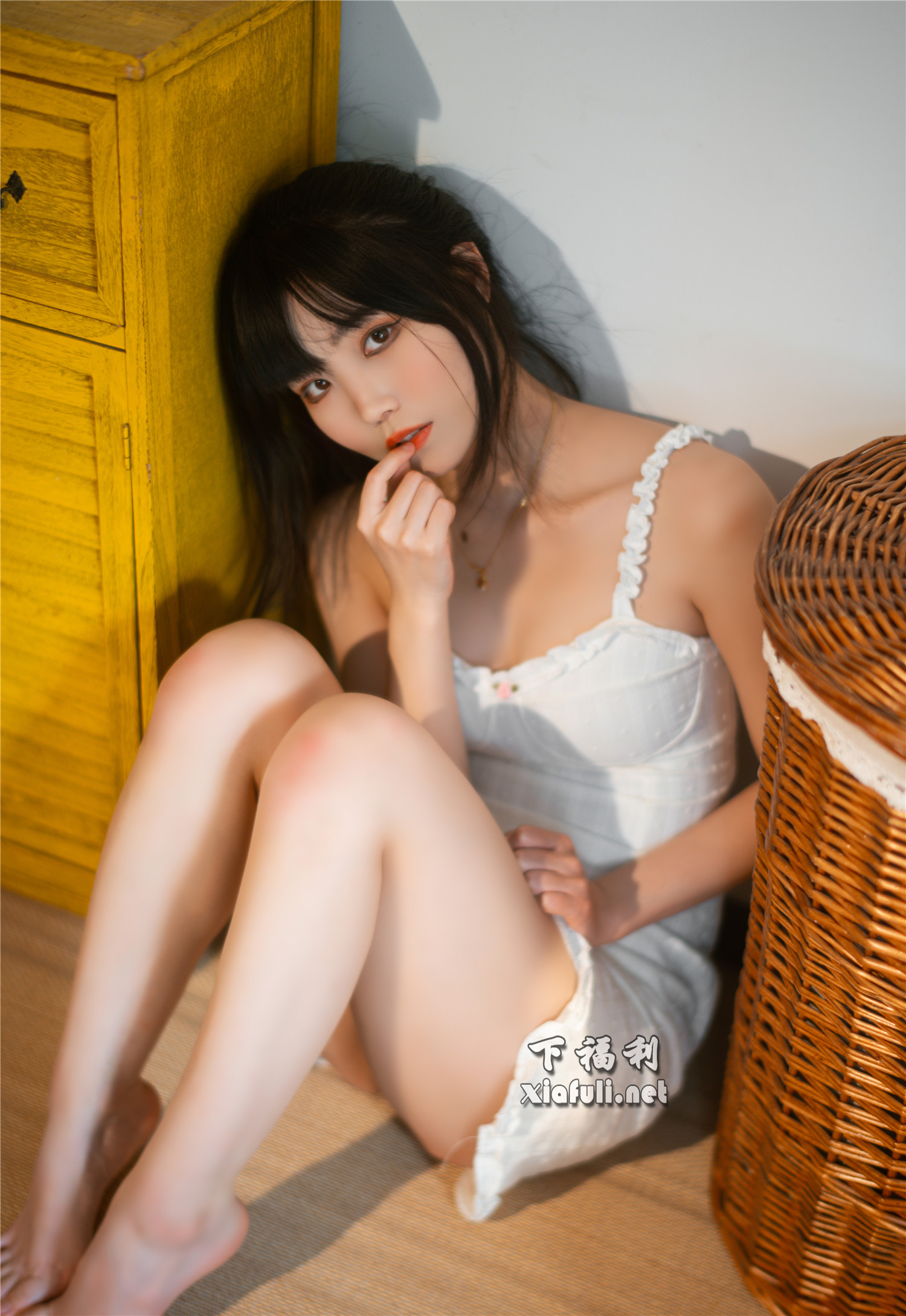 网络红人@我是快乐昭昭 白色碎花裙[11P/150M]