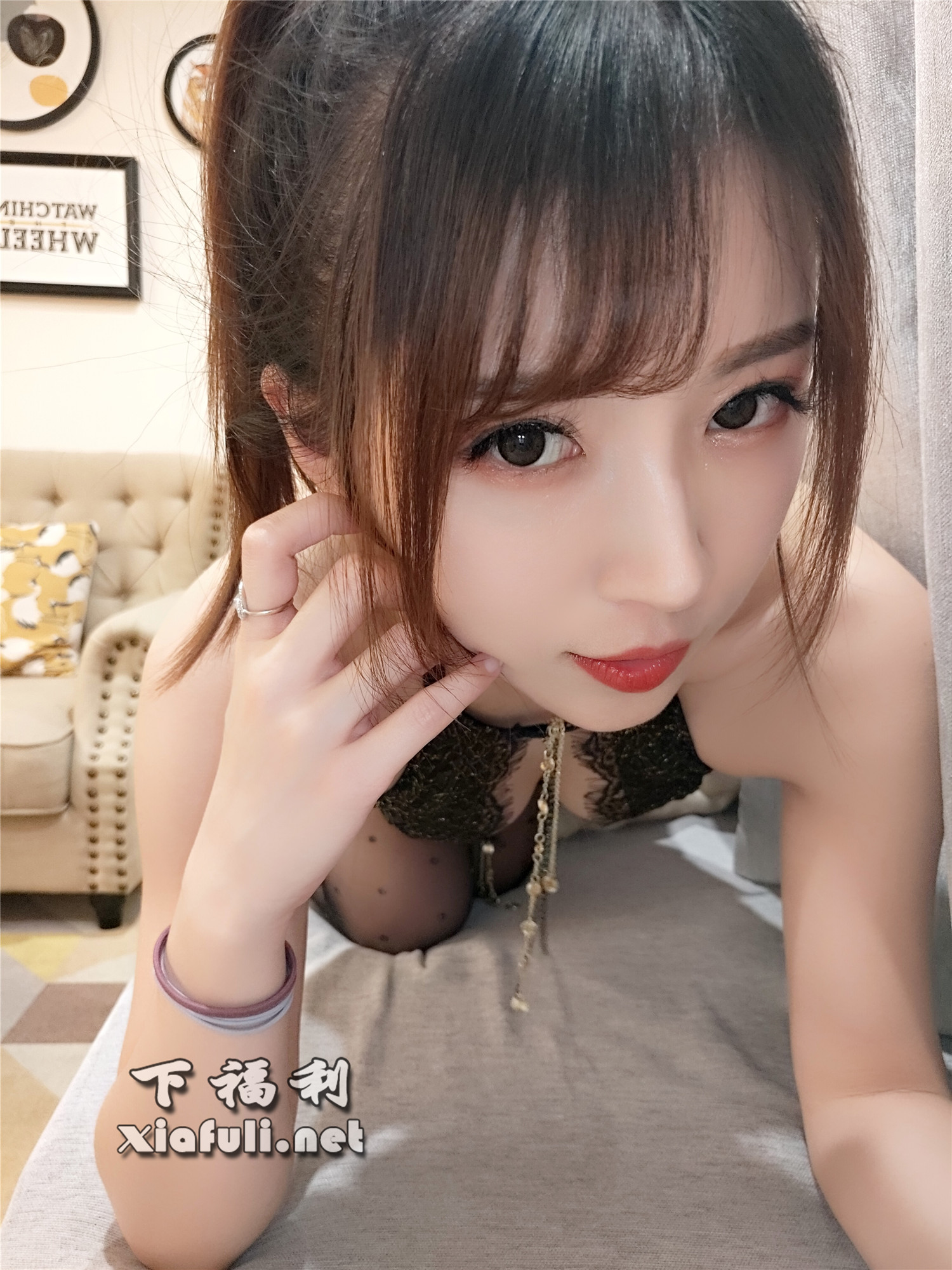 小女巫露娜  蕾丝亮钻黑色长筒[40P/198MB]