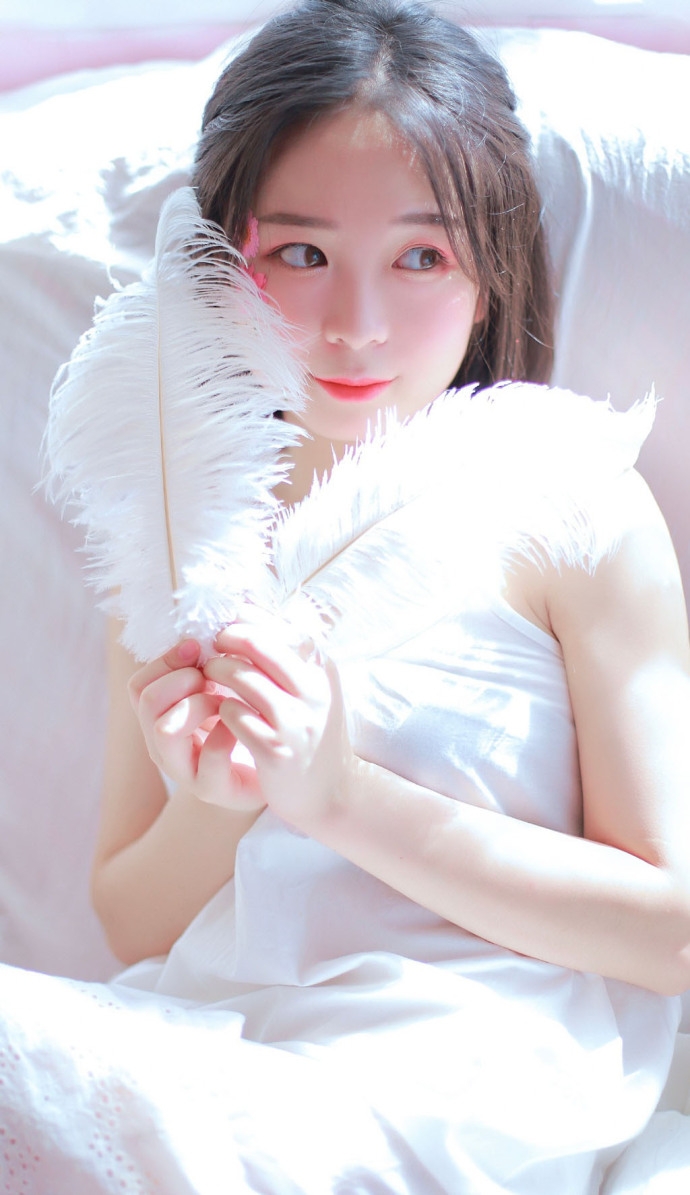 00后吊带衫少女私房粉嫩可爱系又获写真[9P]-觅爱图
