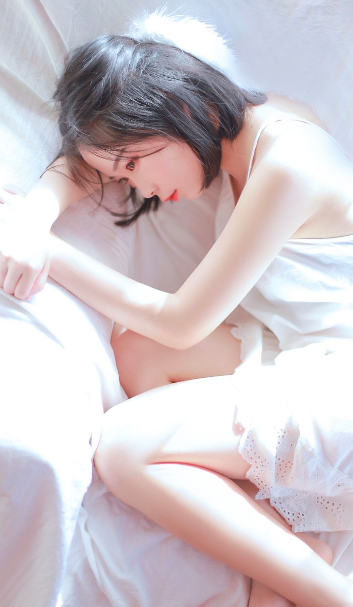 00后吊带衫少女私房粉嫩可爱系又获写真[9P]-觅爱图