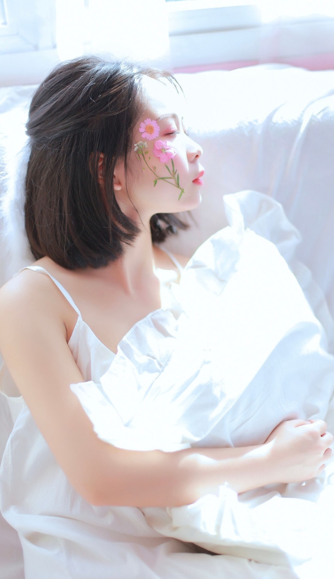 00后吊带衫少女私房粉嫩可爱系又获写真[9P]-觅爱图