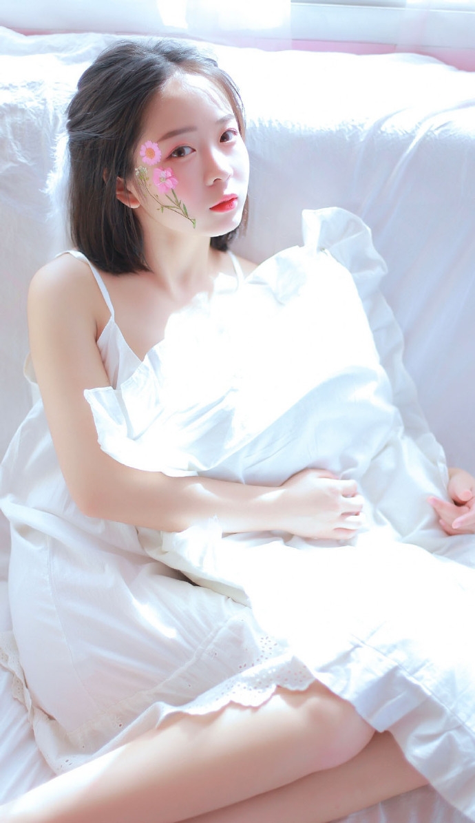 00后吊带衫少女私房粉嫩可爱系又获写真[9P]-觅爱图