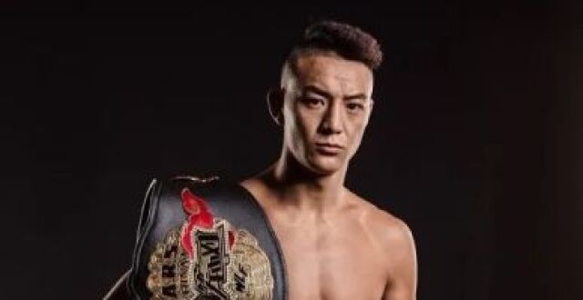 中国新星茸主UFC首秀与张伟丽一同出战UFC 261期比赛_腾讯新闻