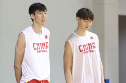 More than Zhou Qi and Wang Zhelin! Averaged 19 + 10 per game, the potential center of China's men's basketball team is looking forward to the future