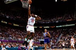 米切尔破NBA历史季后赛首轮G1纪录 乔丹刷屏也只能屈居第三_CBA