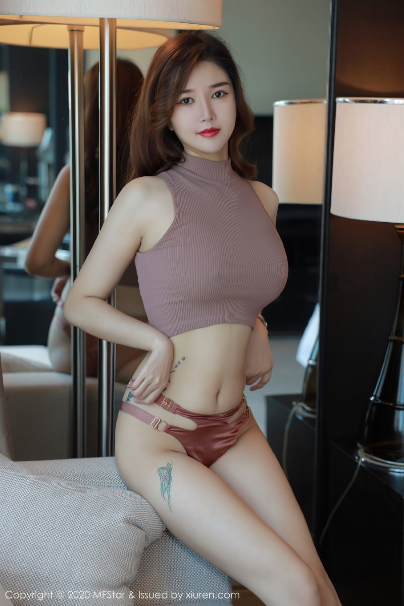 [MFStar模范学院] 2020.08.31 VOL.379 文芮jeninfer 第二套写真高跟鞋美腿[48P/579MB]-觅爱图