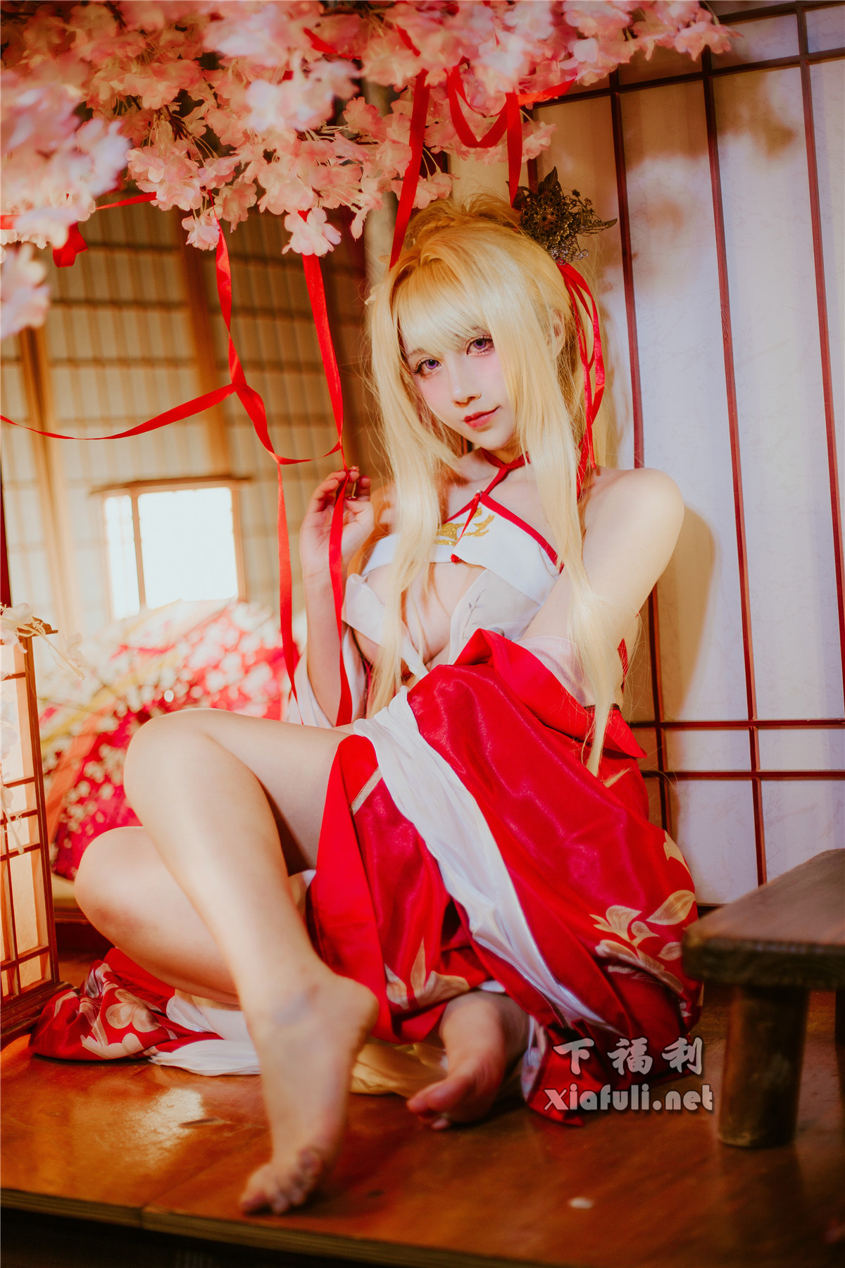 网络红人@九曲Jean - 光荣新春和服 [18P-140MB]