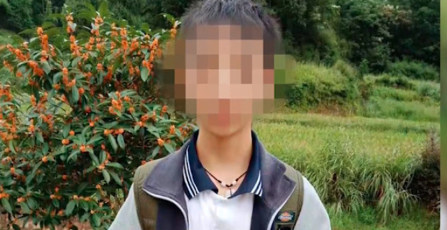 重庆一男孩在校内身亡,家属透露细节