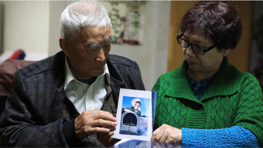 烈士王伟父母想对儿子说祖国强大了:不会再受欺负了,放心吧