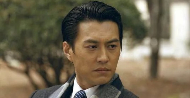 伪装者这个角色被他演活了,他不当视帝天不容