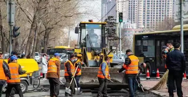 哈尔滨市本月中下旬前完成翻浆道路简易处理丨5月末前，翻浆破损道路全面修复完成_腾讯新闻