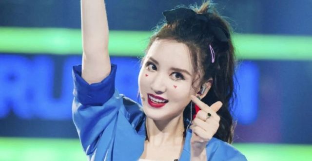张萌这个富豪老板娘，到底有几分货真价实？_腾讯新闻