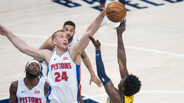 末节关键12-0逆转!步行者3人20 横扫活塞 普拉17 21