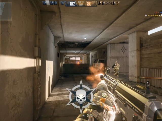 穿越火线hd:仅剩4滴血连灭8个人,sg552真不愧是爆头神器