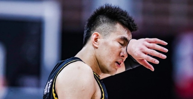 马丁内斯留队,李楠拒绝下课,杨鸣被顶替张镇麟被粉丝亲,福建队输球