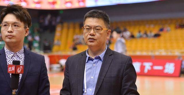 孙铭徽有望离开青岛队,马丁内斯留队,李楠拒绝下课,杨鸣被顶替张镇麟