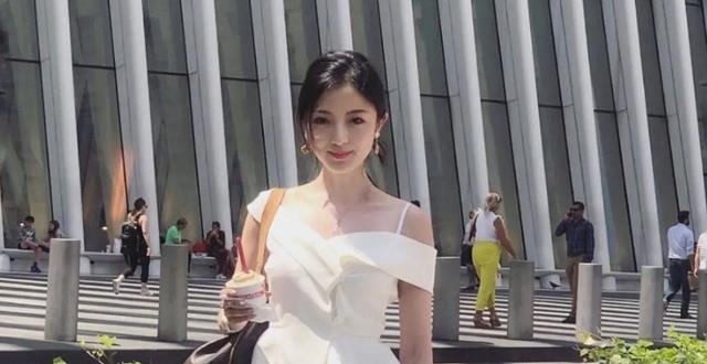 香港名媛被曝出轨,有高富帅老公却与丑男热吻,丑男身份也不简单