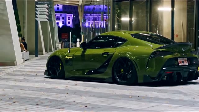 别有一番风味:军绿色 supra 少年,你帅爆了!