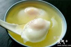 荷包蛋怎么煮不粘锅，做水煮荷包蛋的技巧