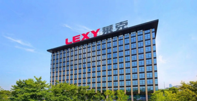 苏州市副市长曹后灵一行莅临莱克电气参观考察