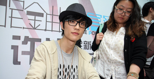 许嵩到底有没有抄袭周杰伦堪比周杰伦编曲三巨头的编曲大佬《八度空间