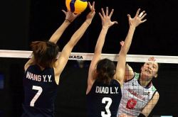 中国女子バレーボールチームがワールドリーグで日本の女子バレーボールチームに0対3で敗れ、世界のトップに転落
