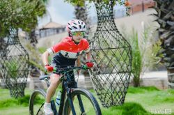 [Meiqi.com] Colorful Guizhou Cycling League Youth Figure: 14-year-old 