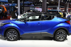 外観はよりスポーティに、新型ハイブリッド仕様を追加、新型トヨタYize IZOAは145,800台から