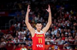 تضرر فريق كرة السلة الصيني بشدة! اعتزل أوزبكستان قوه أيلون ووانغ جيلين بسبب الإصابة وغاب عن مباراتين رئيسيتين