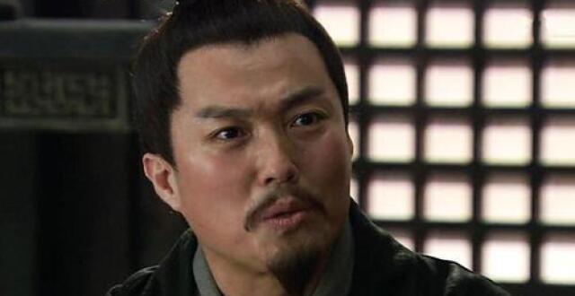 法正和诸葛亮谁的地位高？为何刘备打仗带法正，并对法正言听计从_腾讯新闻