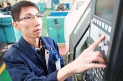 「大国職人」紅嘉光：専門学校を卒業し、39歳で航空エンジンの問題を解決し、日給は40万元。