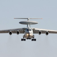 局座张召忠:英国航母灯下黑 民用无人机进入雷