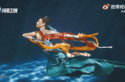 تصوير الرقص تحت الماء لـ "فو أوف لوشن ووتر" ، يستغرق الممثل 50 ثانية فقط لتغيير أنفاسه.