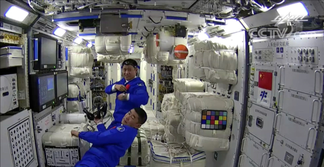 中国人自己的空间站!神舟十二号3名航天员顺利进驻天和核心舱