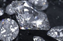 非洲挖出世界第三大钻石：重达1098克拉 成色有待评估