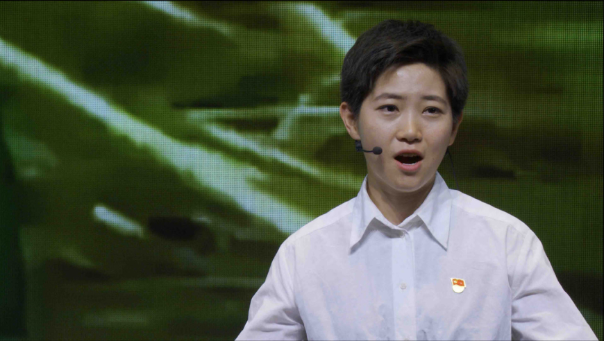 打海盗的北大女学霸会唱歌……听 90后宋玺唱《红旗飘飘》