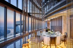 上海の新しいランドマークであるJホテルがオープンし、地元のブランドが「世界最高のホテル」を中継しました