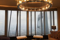 أكثر من 556 مترًا! تم افتتاح أطول فندق عمودي في العالم في شنغهاي