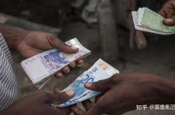 西部共同体の15カ国は2027年に統一通貨を発行することを決定しました。新しい通貨は「ECO」と呼ばれます。それはどのような影響をもたらしますか？