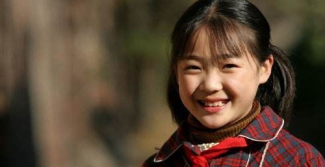 6岁出道的童星,因演《春暖》走红,如今21岁女大18变