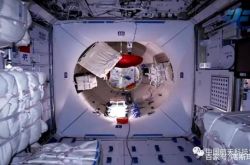 宇宙飛行士の宇宙での生命の秘密：「私物」宇宙飛行士の丑人形の年はコアモジュールにぶら下がっています